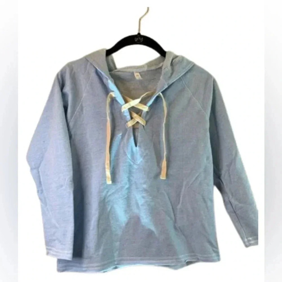 Albion Tops - Albion Fit pull-over lace-up front Size Small
